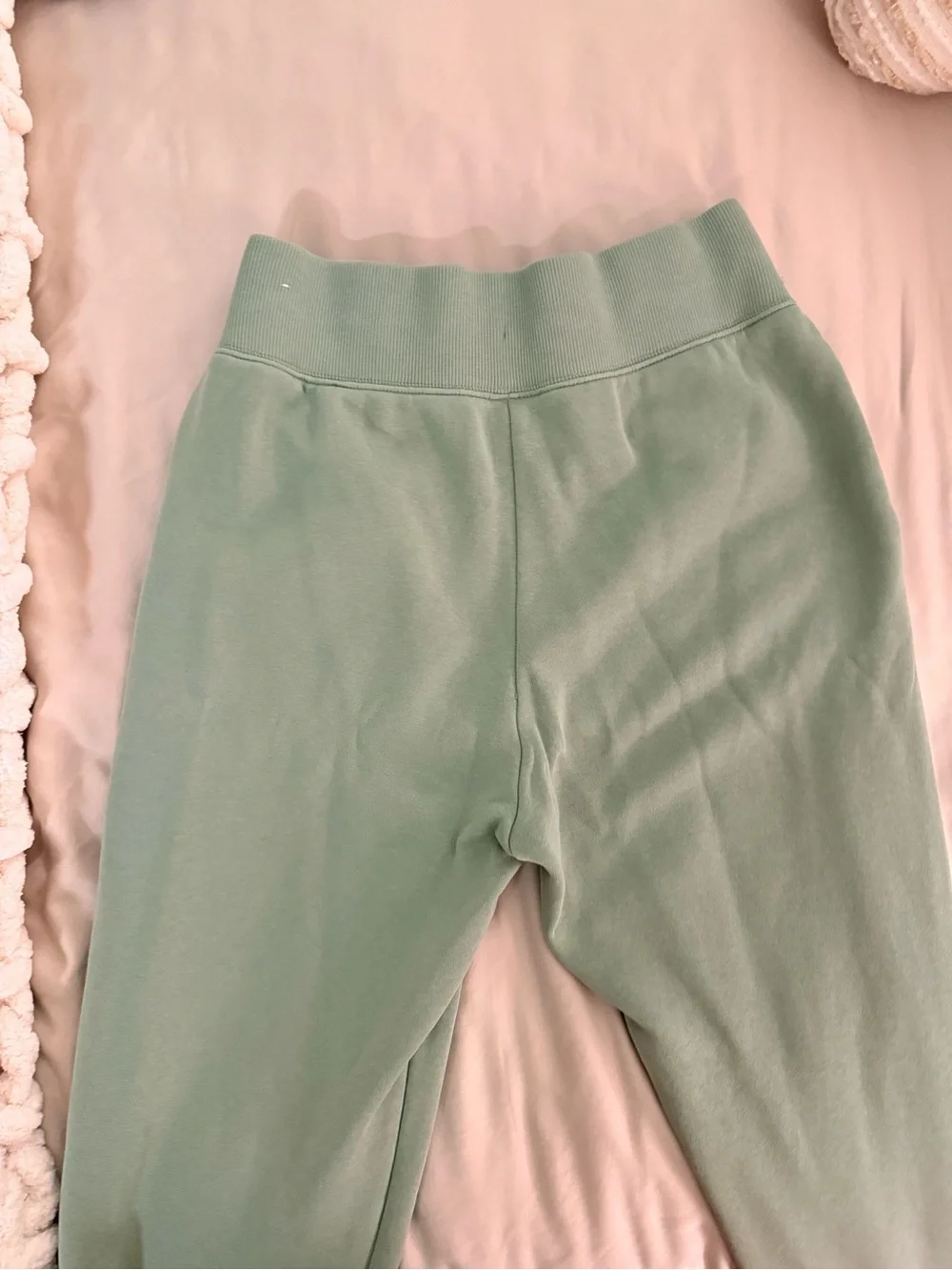 Nike Women’s Sage Green Fleece Sweatpants Size M
